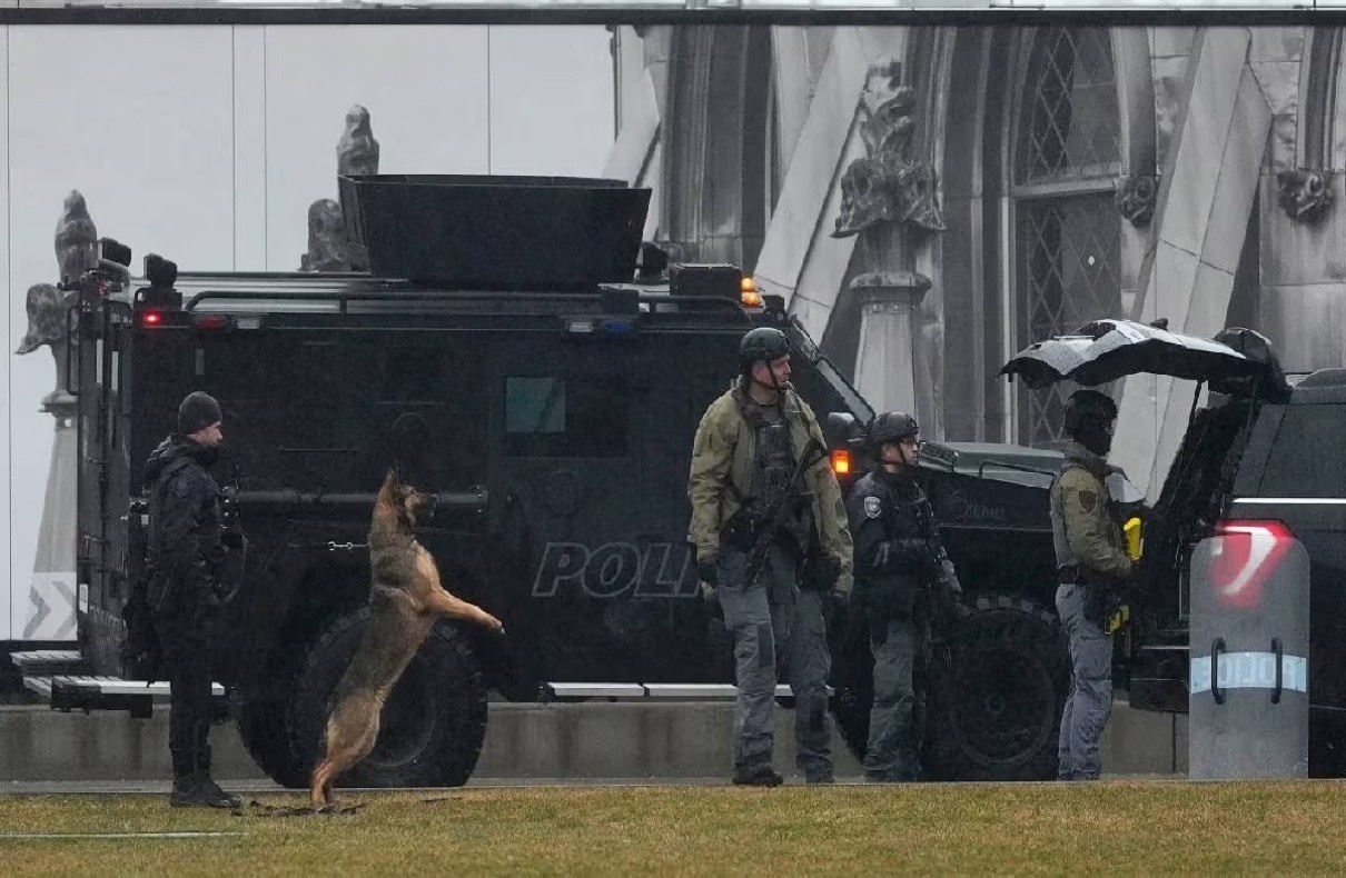 A young man created a ruckus in Canada, Parliament had to be locked