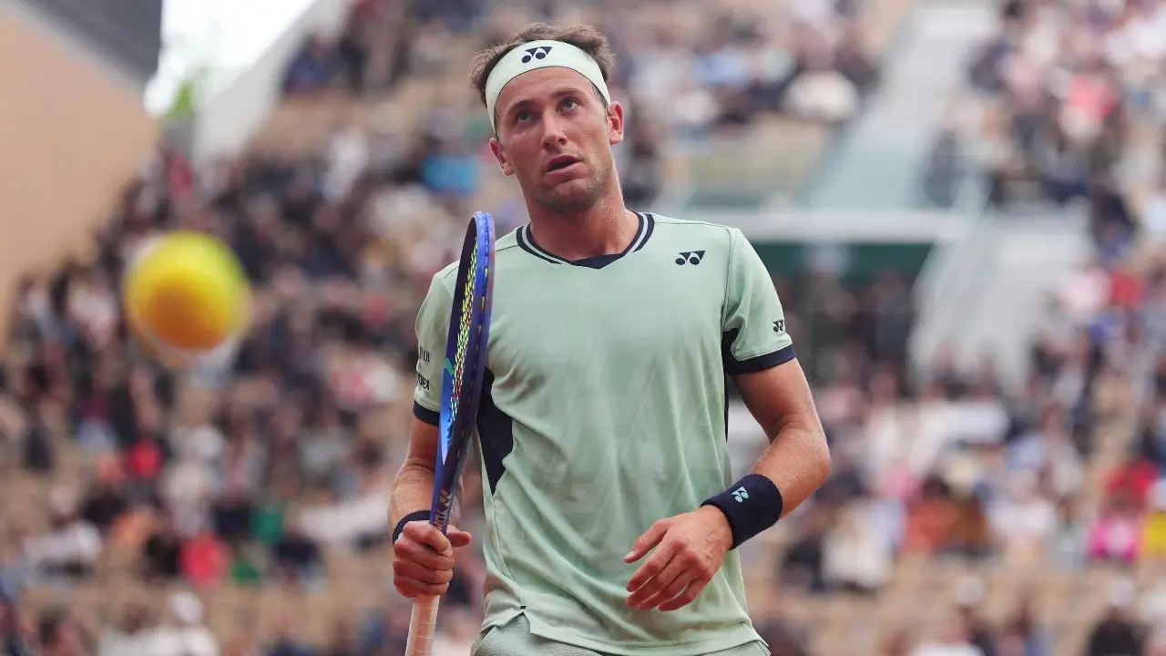 Ruud Falls To Borges Injured At Roland Garros