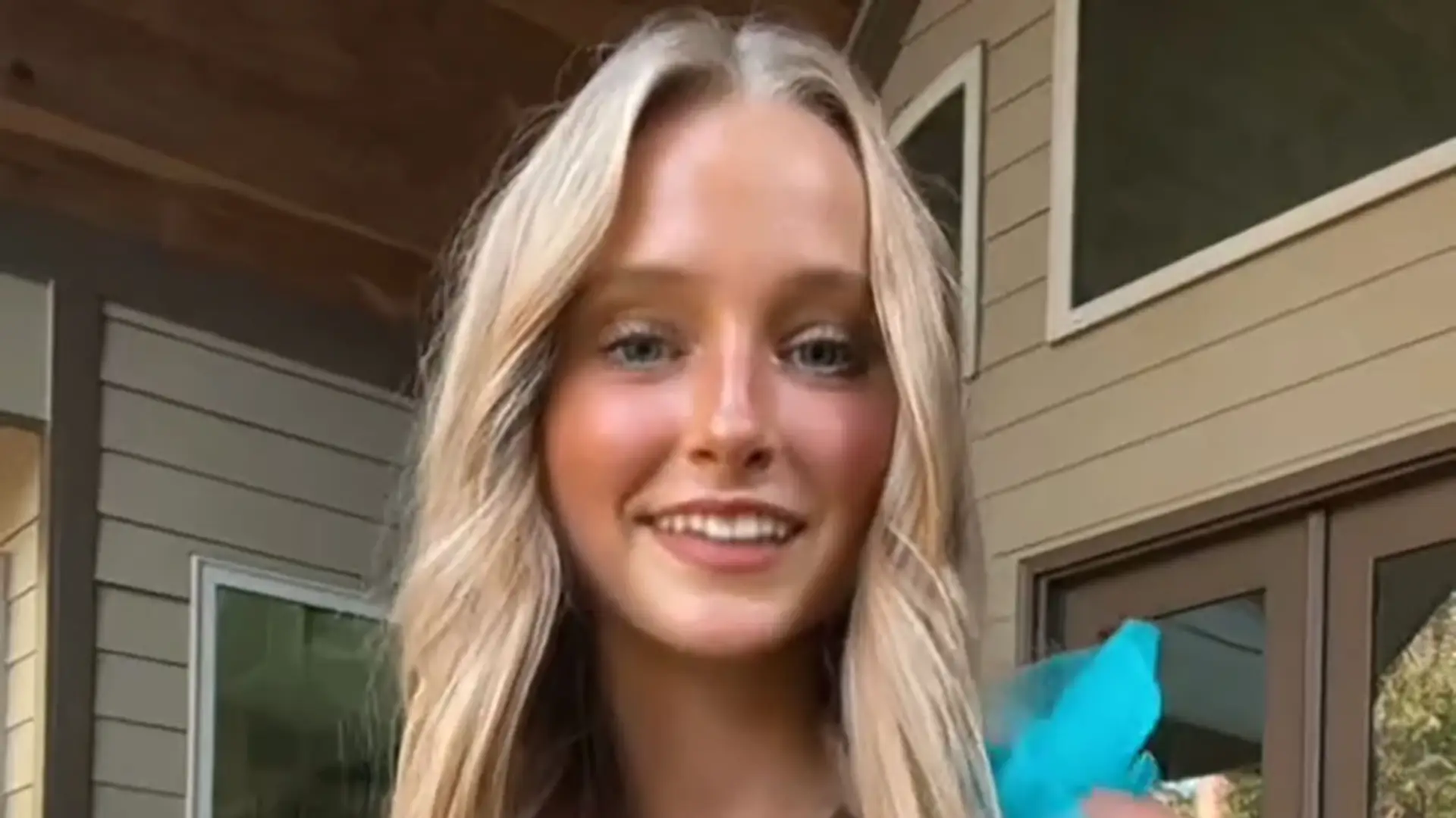 Tiktok Star Anna Grace Phelan Dies At 19 After Brain Cancer Diagnosis