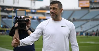 Aaron Rodgers Officially Signs With Steelers For 2025 Nfl Season Aaron Rodgers Officially Signs With Steelers For 2025 Nfl Season