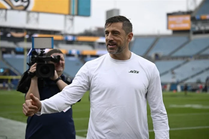 Aaron Rodgers Officially Signs With Steelers For 2025 Nfl Season Aaron Rodgers Officially Signs With Steelers For 2025 Nfl Season