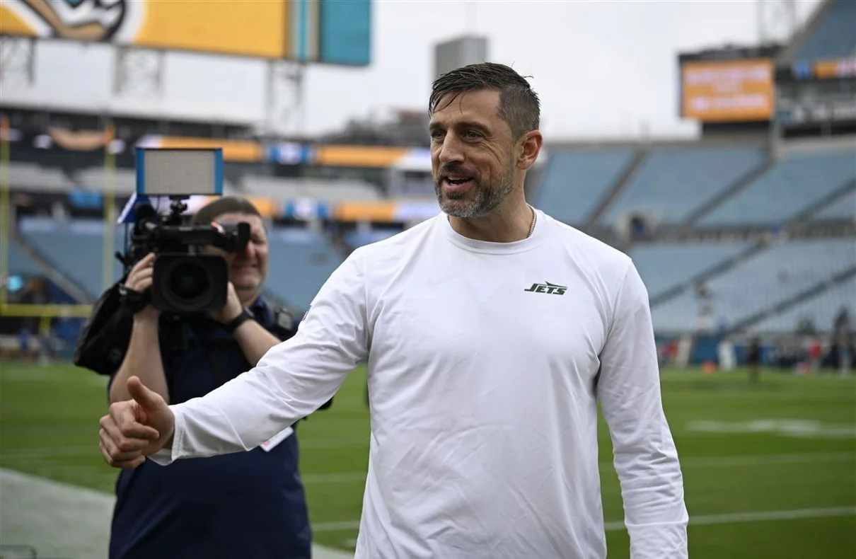 Aaron Rodgers Officially Signs With Steelers For 2025 Nfl Season